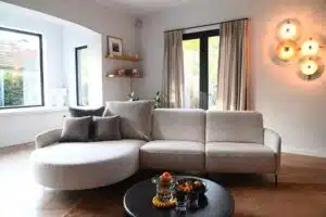 Hoekbank Evi met smalle arm en verstelbare hoofdsteunen