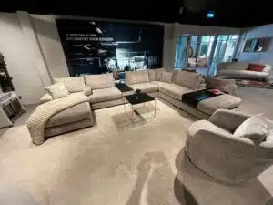 U-bank, hoekbank Nora